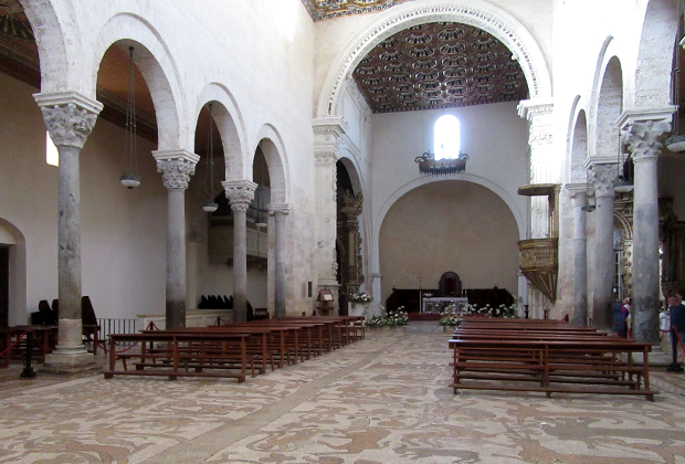 Кафедральный собор в Отранто с уникальной мозаикой XI века