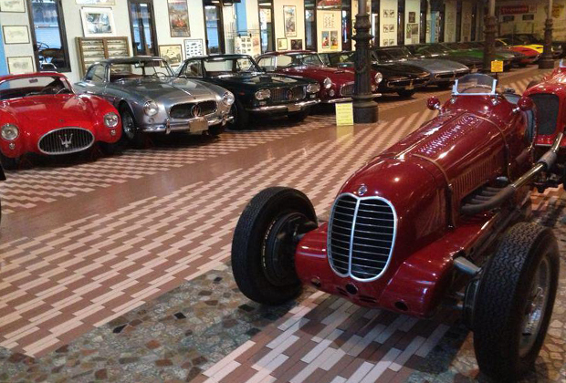 Помимо практически полного собрания дорожных моделей семья Панини купила и несколько уникальных гоночных образцов. Например, самые первые Maserati Формулы-1...