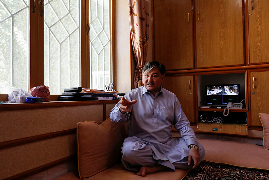 В местном законодательном собрании у ХДП два представителя. Хазара утверждает, что хазарейцы стараются вести мирный образ жизни и не поддаваться на провокации религиозных фанатиков.