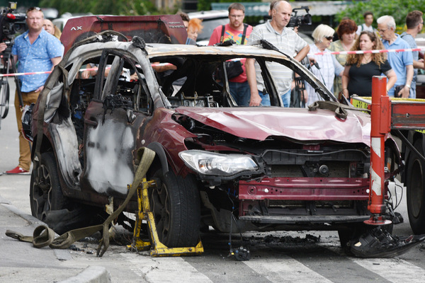 Взорванный автомобиль, в котором погиб журналист Павел Шеремет