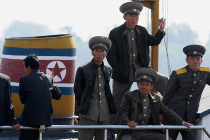 Задержанных в Северной Корее российских моряков покормили