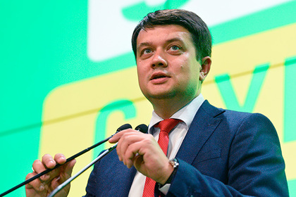 В партии Зеленского призвали повременить с реформами