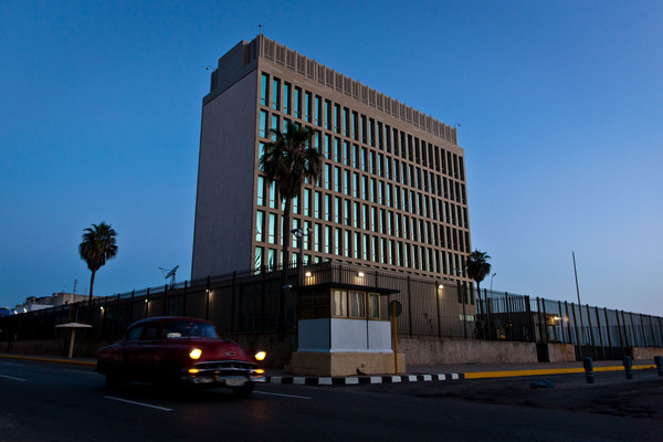 Здание посольства США на Кубе