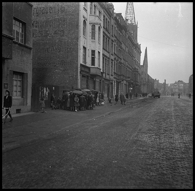 Улицы разбомбленного Кельна. Германия, 1945 год.