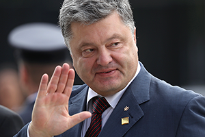 Порошенко покинул Украину вместе с семьей На родине в отношении бывшего президента открыто 11 уголовных дел