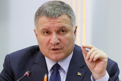 Глава МВД Украины отказался «кончать по беспределу» «лжеца» Порошенко