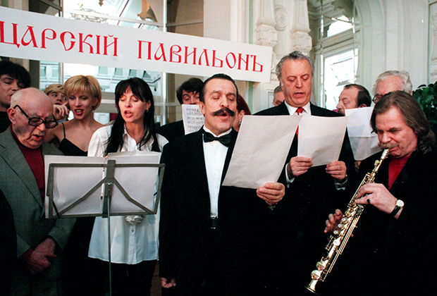 31 марта 1998 года, Вилли Токарев на 165-летии признания гимна «Боже, Царя храни!» официальным гимном России.