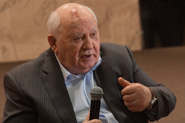 Михаил Горбачев         