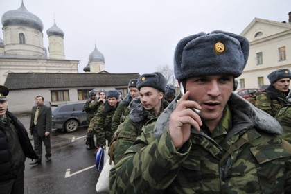 В российской армии появится сотовая связь