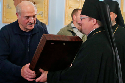 Пока Лукашенко говорит о дружбе с Россией, белорусов штрафуют за русский язык