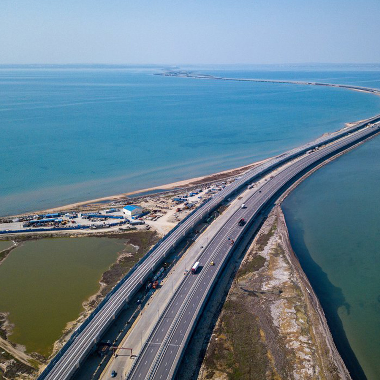 Какая длина крымского моста. Мост через Керченский пролив. Мост Керченский пролив. Крымский мост через Керченский пролив. Крымский мост Керчь.