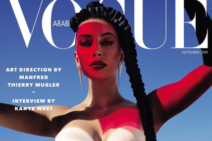 Ким Кардашьян в корсете попала на обложку Vogue
