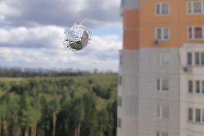 Неизвестный «снайпер» затерроризировал жителей российской многоэтажки