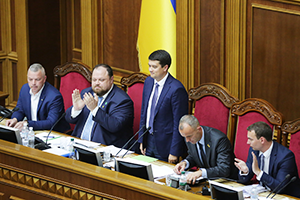 Партия Зеленского получила абсолютную власть в Раде Что успел сделать новый парламент Украины в первый день работы