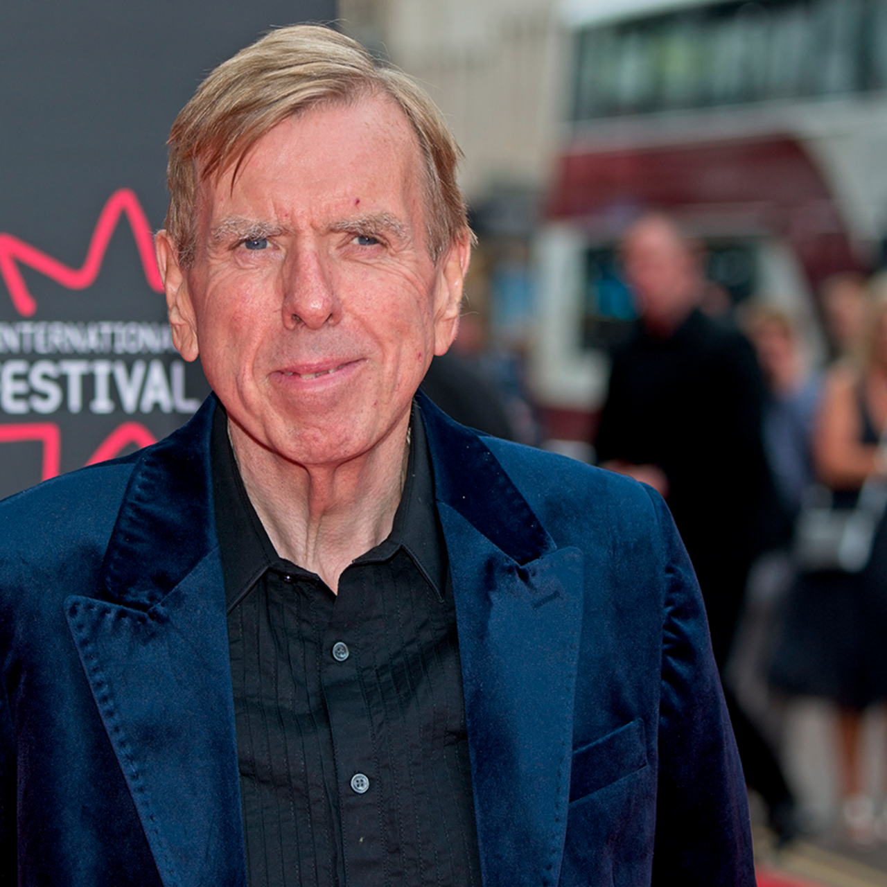 питер динклэйдж семь гномов. питер динклэйдж рост 2020. карлик питер динклэйдж. игра престолов питер динклэйдж рост. питер динклэйдж 2021.