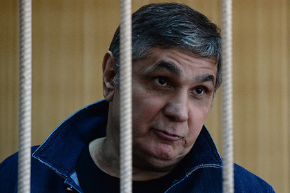 Осужденный за вымогательство лидер преступной России захотел на волю