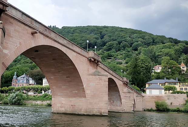 Гейдельберг. Мост через реку Неккар
