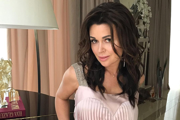 Анастасия Заворотнюк