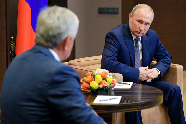 Владимир Путин и президент Республики Абхазия Рауль Хаджимба
