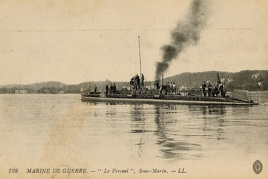 1909 год. Французская субмарина «Френель» (Le Fresnel). В декабре 1915 года захвачена австро-венгерским эсминцем Warasdiner, экипаж взят в плен