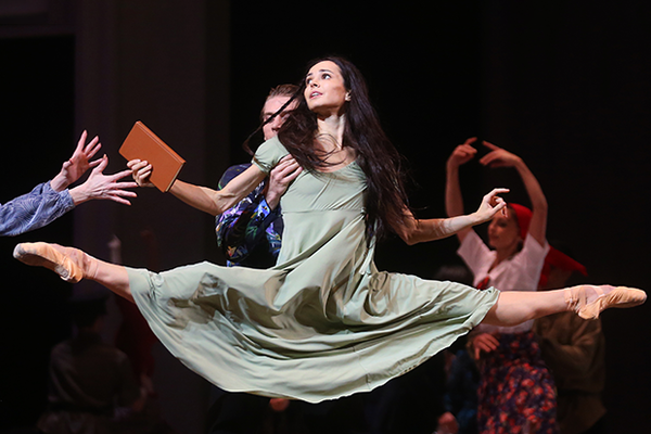 Диана Вишнева в роли Татьяны Лариной в сцене из балета «Татьяна»