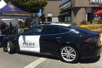 Полицейская Tesla разрядилась во время погони за преступником