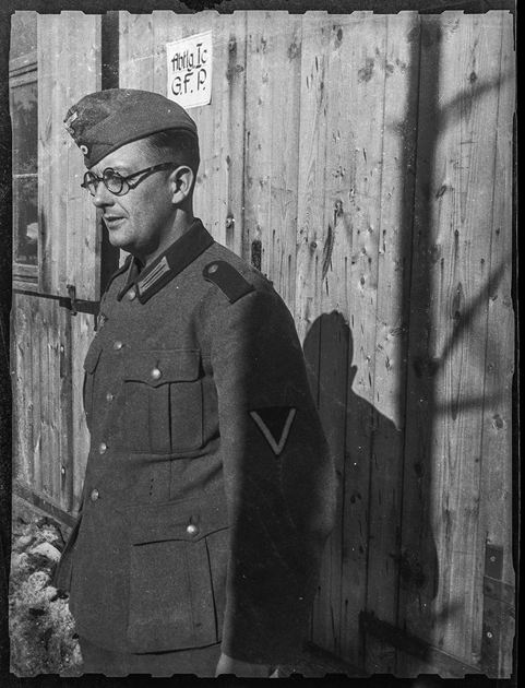 Портрет немецкого полицейского ГФП. Западная Украина, 1941-1942 годы.