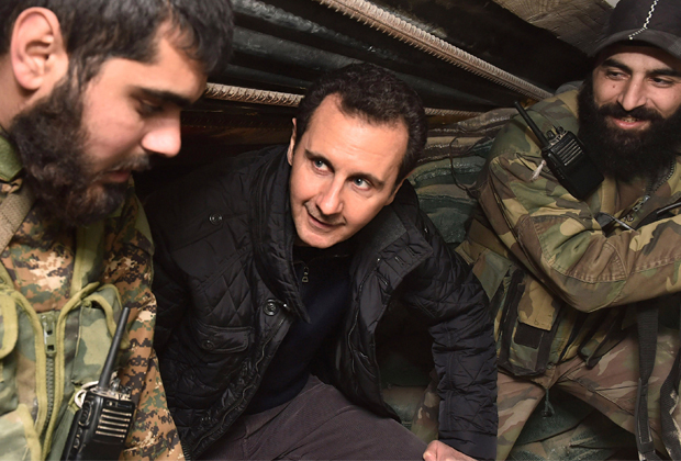 Башар Асад навещает базу правительственных войск