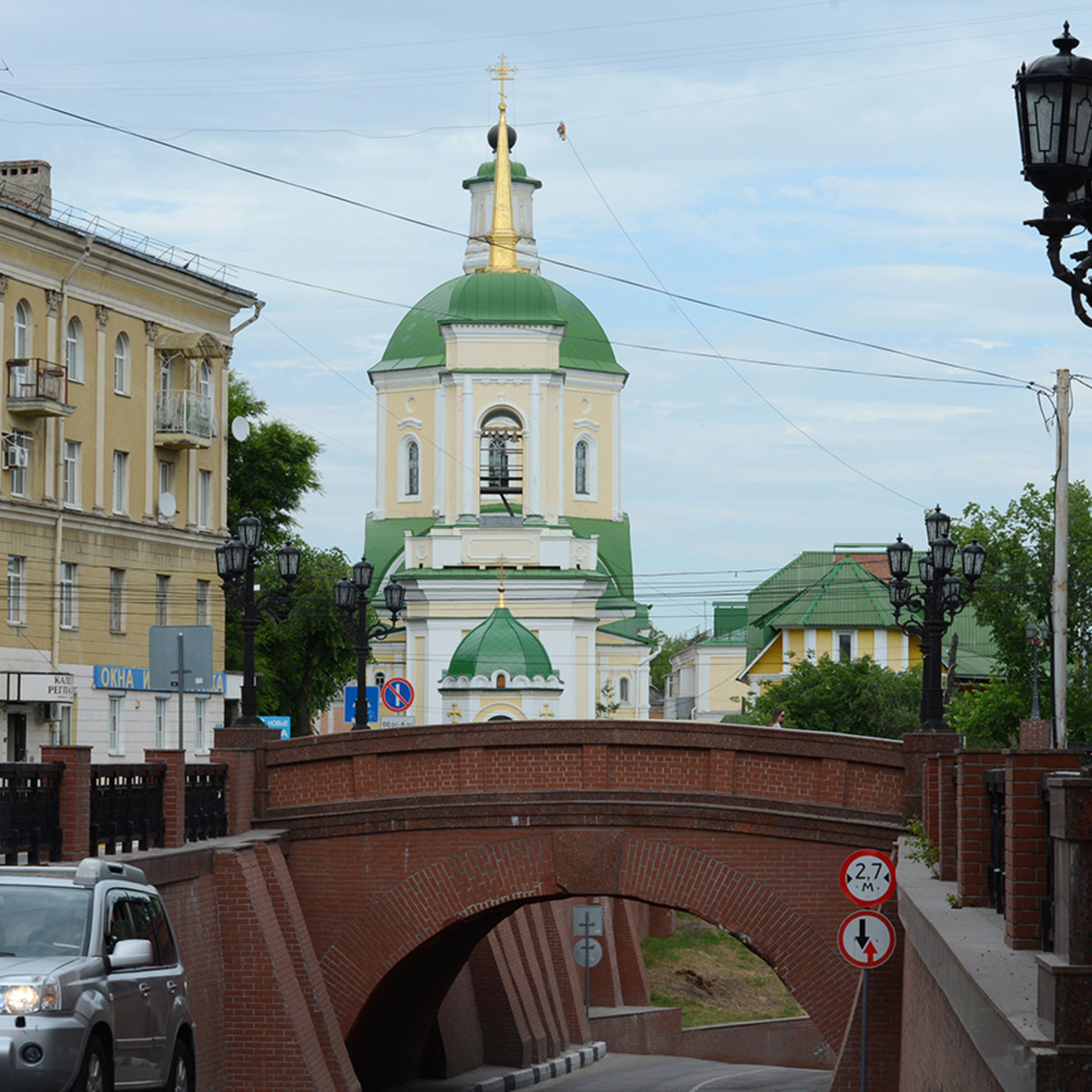 церковь у каменного моста