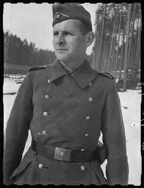 Портрет немецкого полицейского ГФП («Гехайме фельдполицай») — тайной полевой полиции Третьего рейха. Западная Украина, 1941-1942 годы.