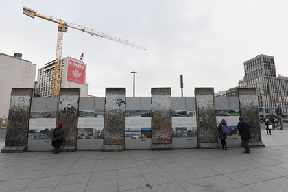Падение Берлинской стены назвали символом «унижения» русских