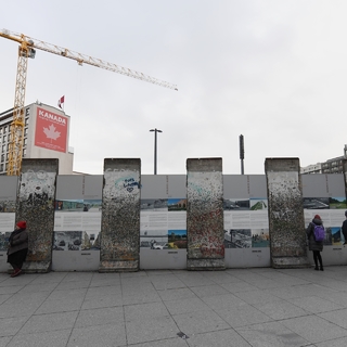 Фрагмент Берлинской стены на Потсдамской площади
