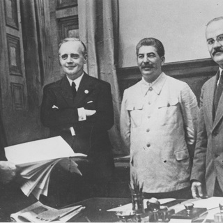 Подписание договора о ненападении между СССР и Германией. Москва, 23 августа 1939 года