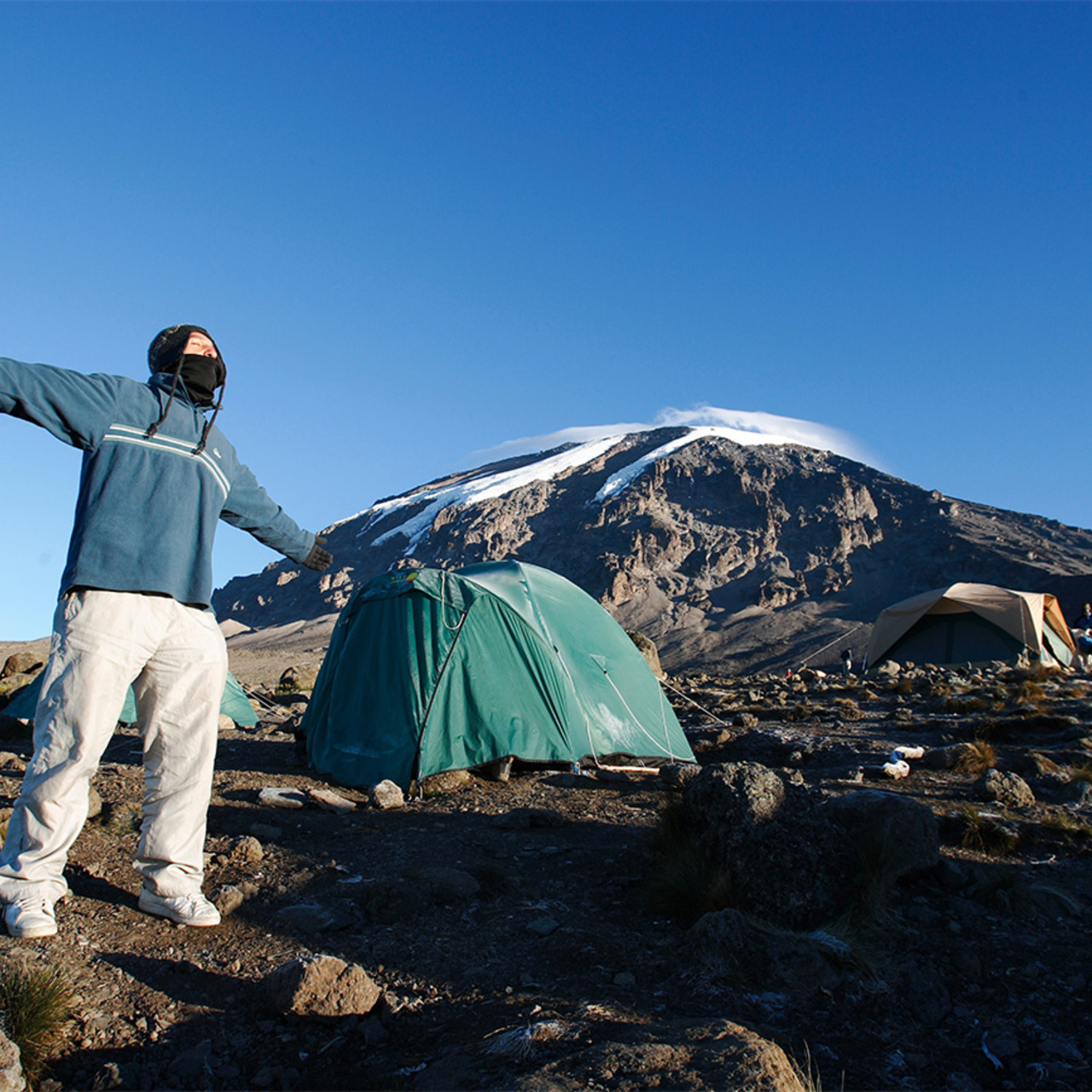 Холод, боль и горная болезнь: как россиянин покорил высочайшую вершину  Африки: Мир: Путешествия: Lenta.ru