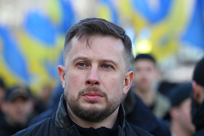 Националистов пропустили к линии фронта в Донбассе после столкновения с полицией