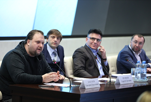 Слева направо: Григорий Бакунов («Яндекс»), Сергей Кравцов (Рособрнадзор), Александр Жаров (Роскомнадзор), Владимир Габриелян (Mail.ru Group)