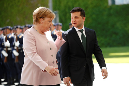 Зеленский и Меркель обсудили встречу в «нормандском формате»