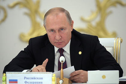 Путин предложил СНГ двигаться к общей валюте