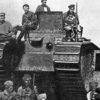 Английский танк, захваченный воинами 51-й стрелковой дивизии под Каховкой 