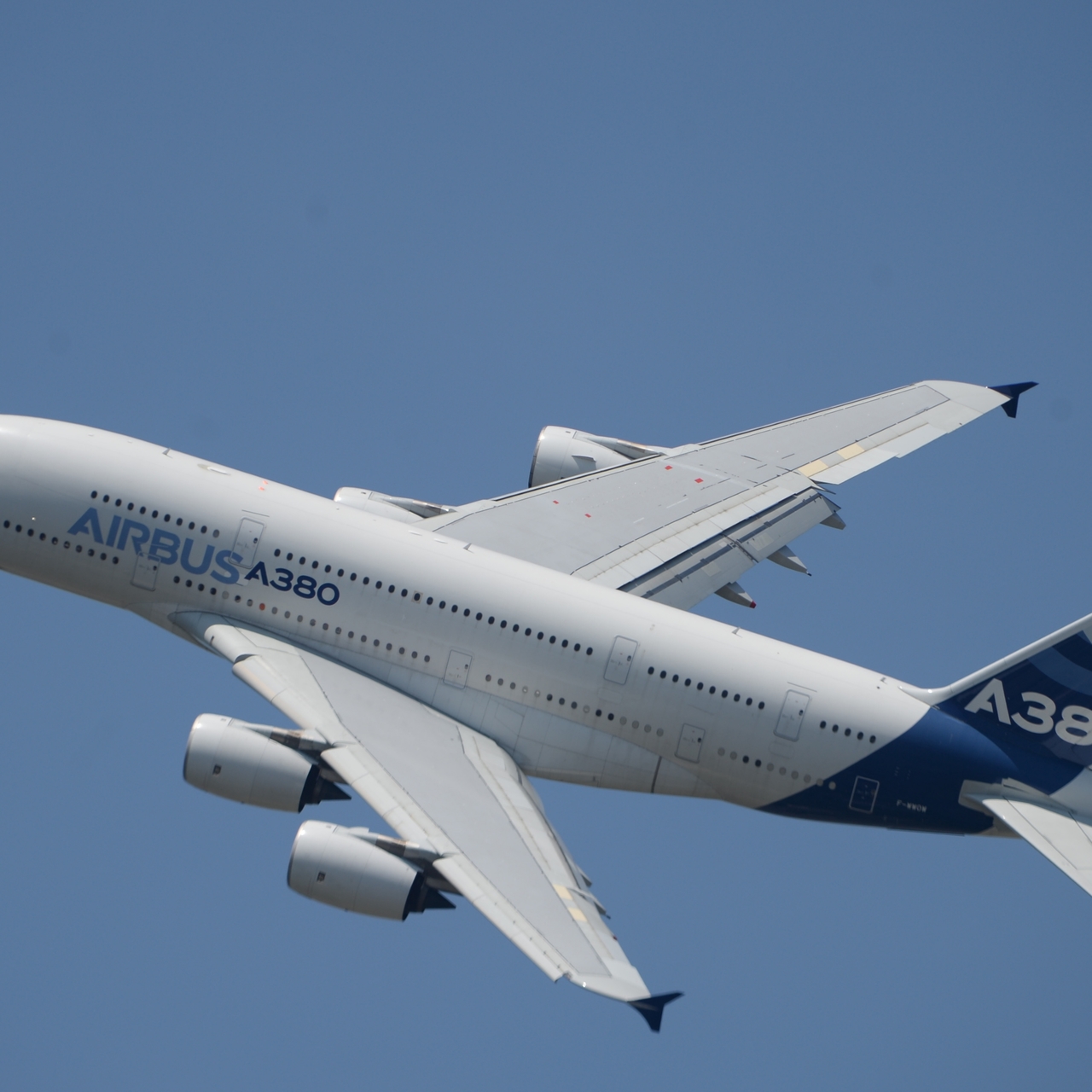 Нашелся самолет боинг. Airbus a380. Эйрбас 380.