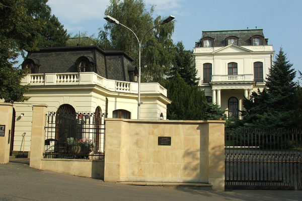 Здание посольства России в Чехии