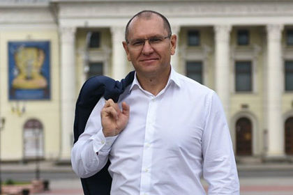 Украинскому депутату предложили нарядиться матрешкой