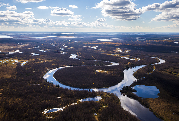 Виды Ямало-Ненецкого автономного округа с вертолета