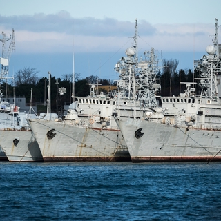 Военные корабли, которые ранее входили в состав военно-морских сил Украины, в бухте Севастополя