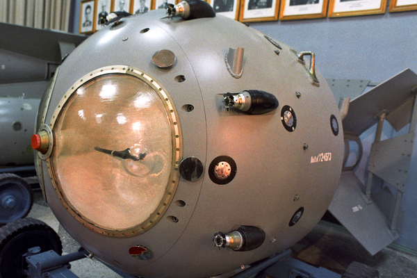 Первая атомная бомба РДС-1 (1949)