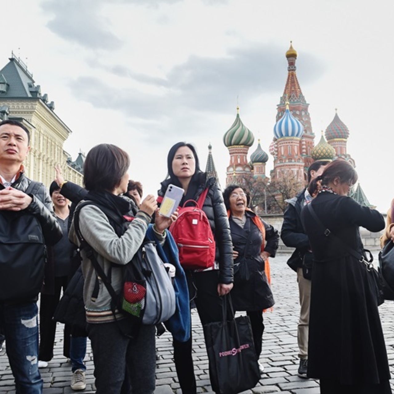 Хочу узнать россию. Туристы в России. Иностранные туристы. Иностранные туристы в России. Туристы в Москве.