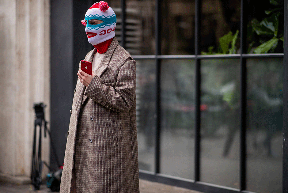 Вслед за обычными балаклавами мейнстримом стали балаклавы с прорезями для глаз и рта, а также полностью скрывающие лицо варианты. Mercedes-Benz Fashion Week в Тбилиси, 2018 год