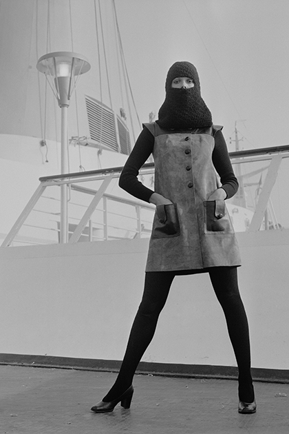 Первые робкие попытки создать из балаклавы модный аксессуар относятся к началу 1970-х годов, когда некоторые британские дизайнеры использовали ее на показах