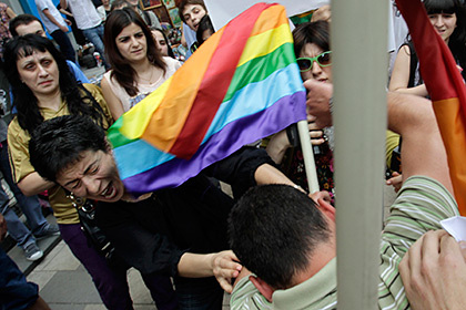 ГРУЗИЯ: Протестующие в Грузии не смогли остановить показы фильма о геях