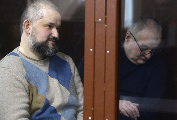 Дмитрий Лысаковский (слева) и Петр Чихун (справа) на оглашении приговора